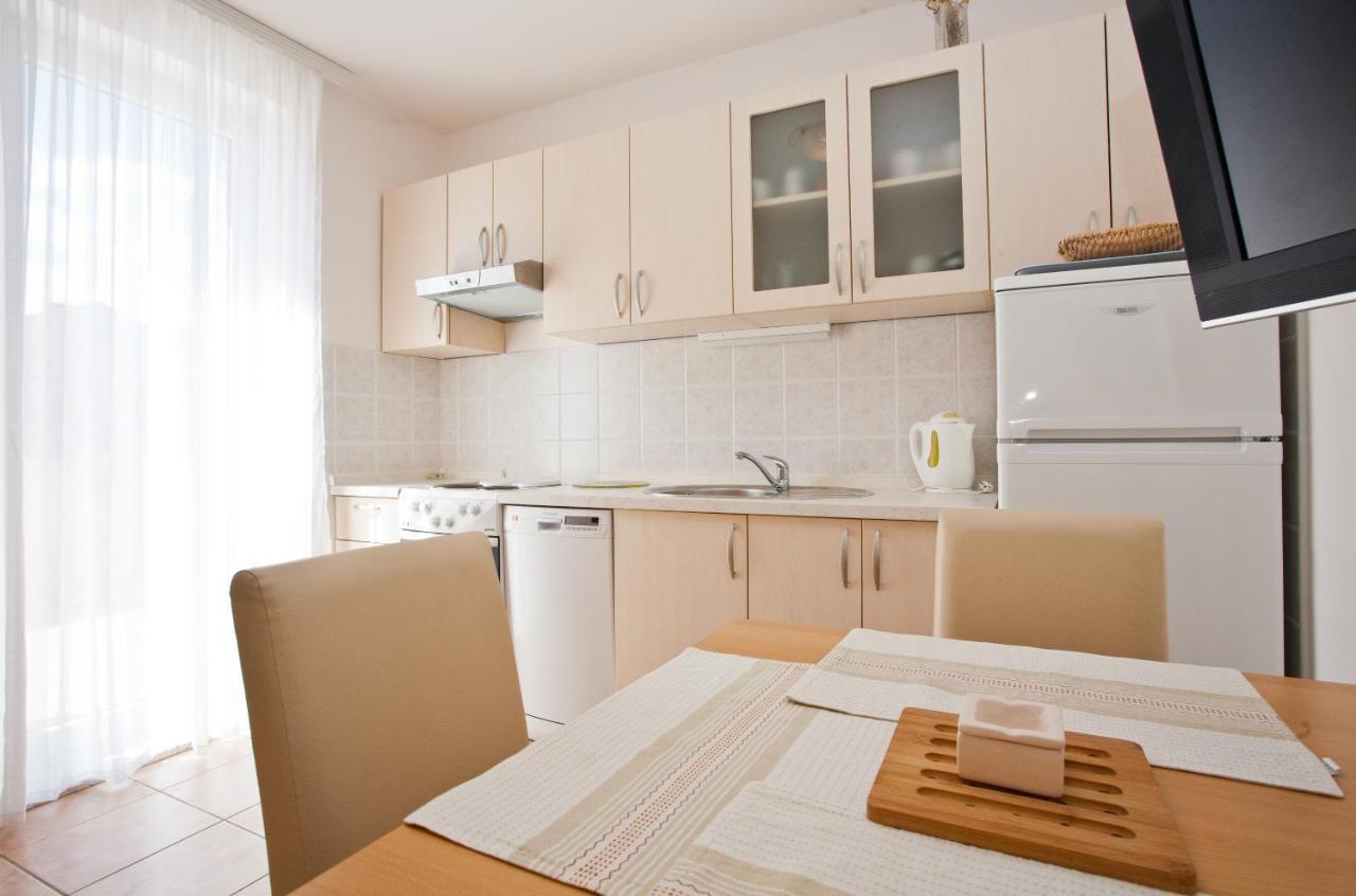 Apartments Glibo Near The Sea And Town Center! 克尔克 外观 照片