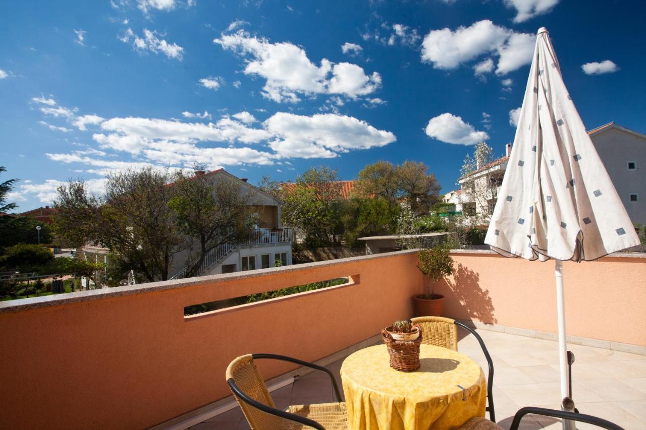 Apartments Glibo Near The Sea And Town Center! 克尔克 外观 照片