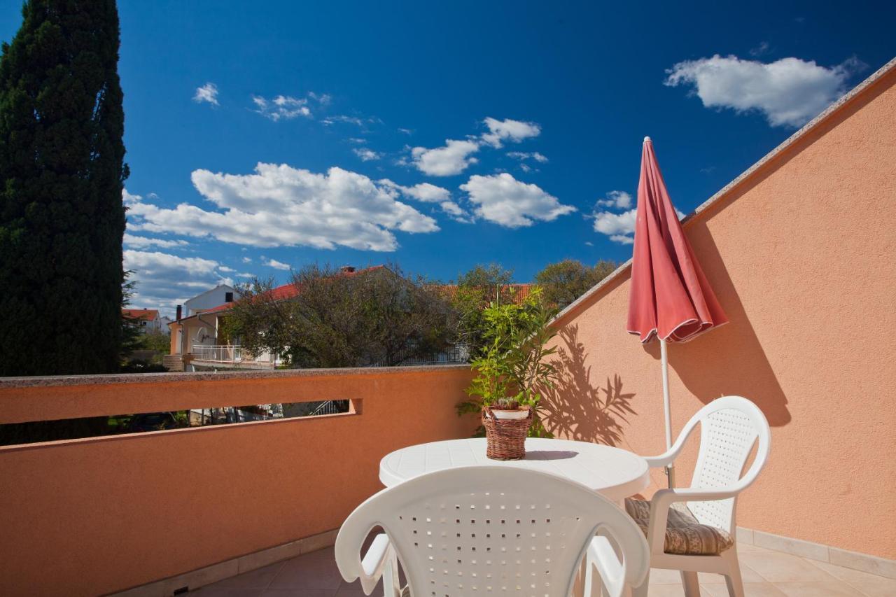 Apartments Glibo Near The Sea And Town Center! 克尔克 外观 照片